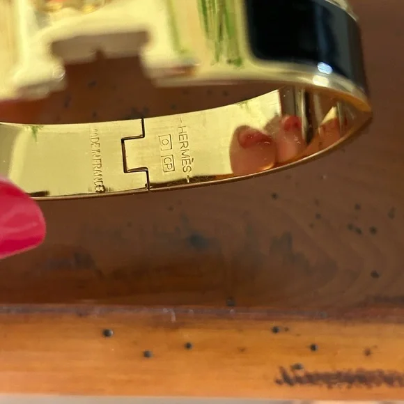 Hermès Clic H Enamel gold Bracelet in Black - Picture 5 of 5